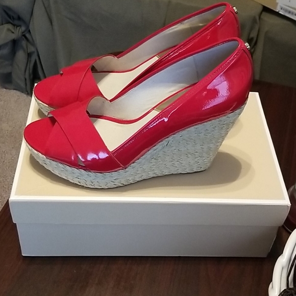 Michael Kors Red Cassandra Heels Size 9.5M - Picture 7 of 7
